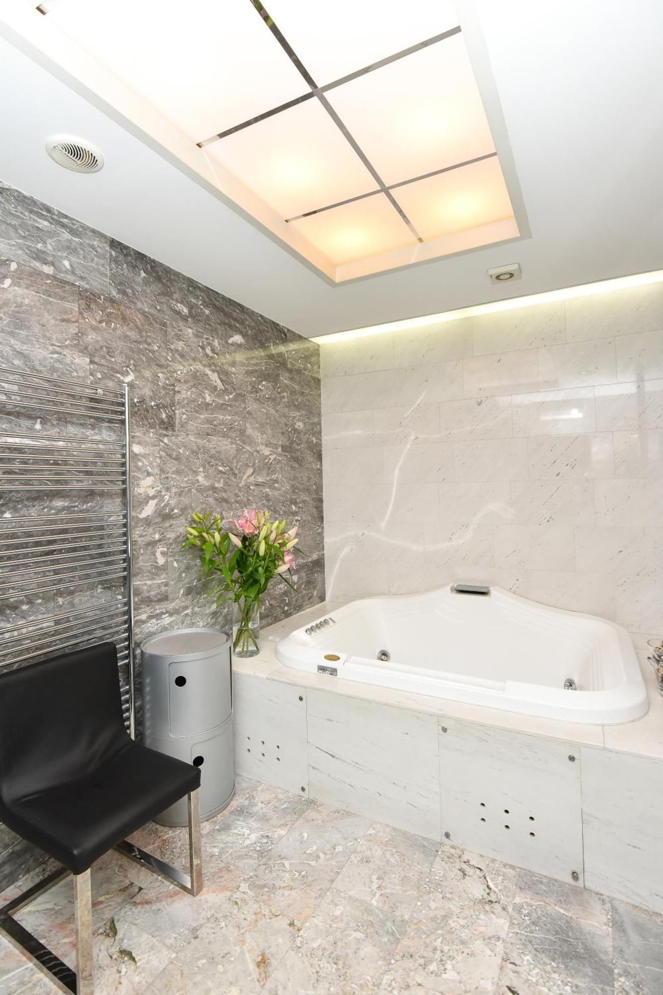 Neoclassical Luxury Lubiana