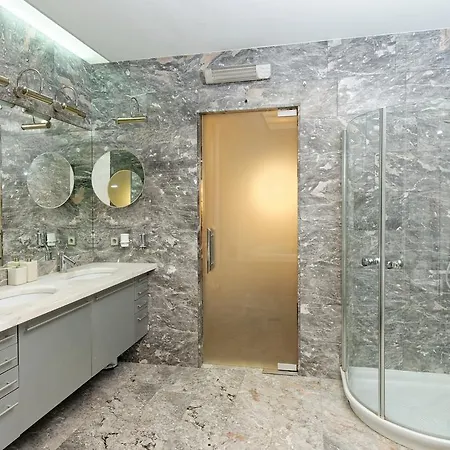 Neoclassical Luxury Apartment Ljubljana Exterior photo